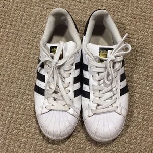 Adidas superstar women’s 8.5